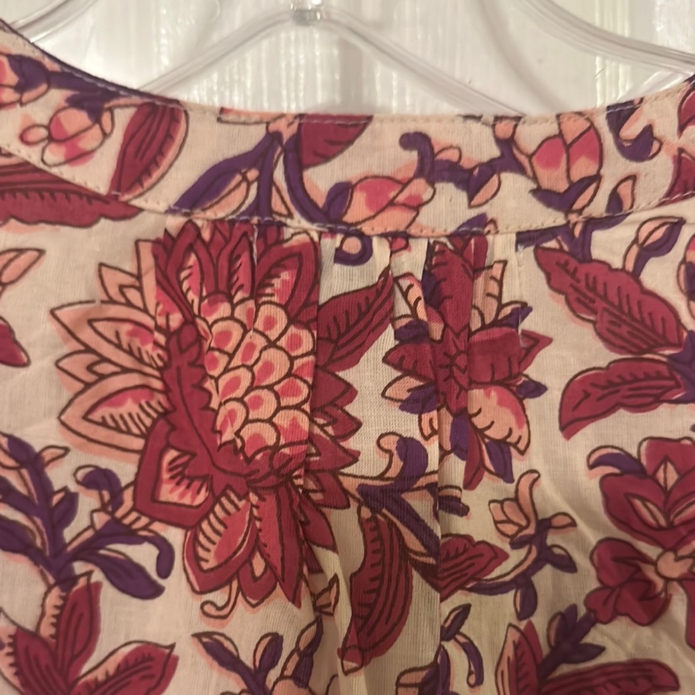 Evereve NWT Ari Ruffle Collar V neck Blouse - Picture 13 of 15